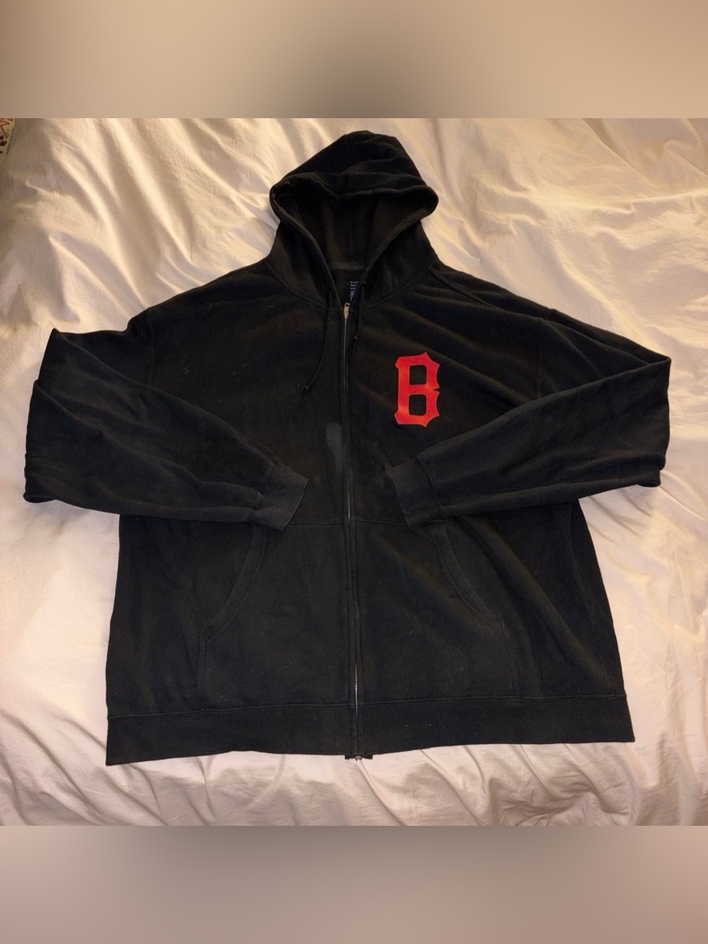 Black Scale Men's Black and Red Hoodie
Size XXL